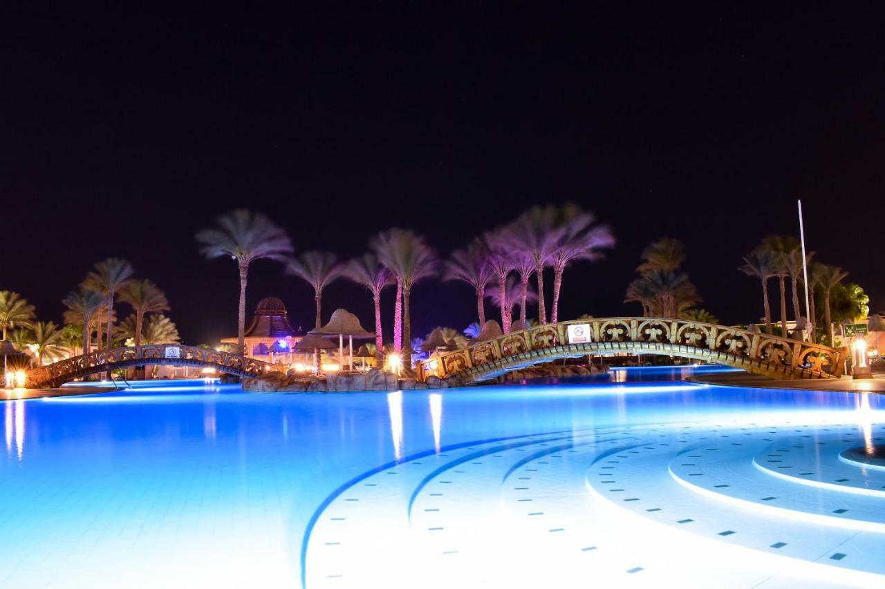 Parrotel Beach Resort Sharm el-Sheikh Exterior photo The pool at the Hilton Sharm El Sheikh